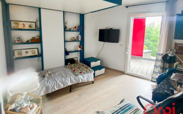 Appartement à vendre    3 pièces • 71,80 m2 Romainville