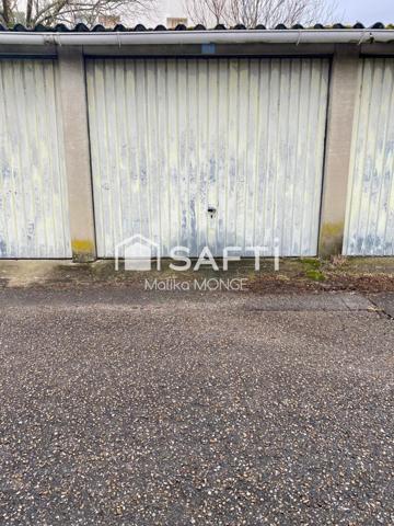 Box fermé ! Pour véhicule ou stockage !!