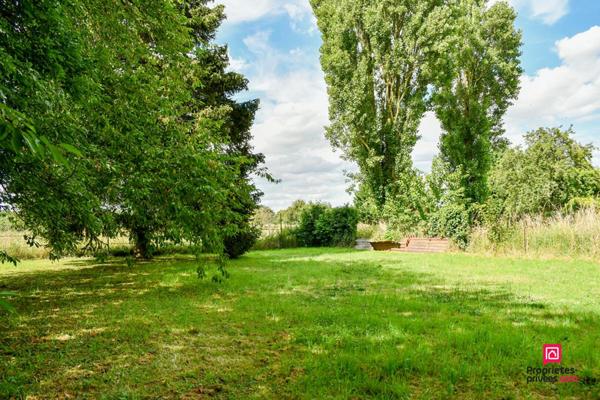 77280 OTHIS Corps de ferme d'une surface de 2000²