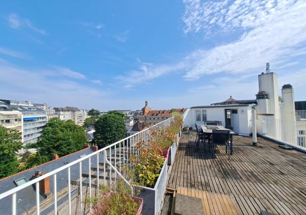 Appartement T2 de 55,44 m² au dernier étage avec ascenseur, terrasse plein ciel de 50 m²