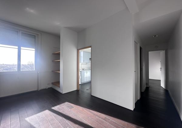 Appartement T2 de 55,44 m² au dernier étage avec ascenseur, terrasse plein ciel de 50 m²