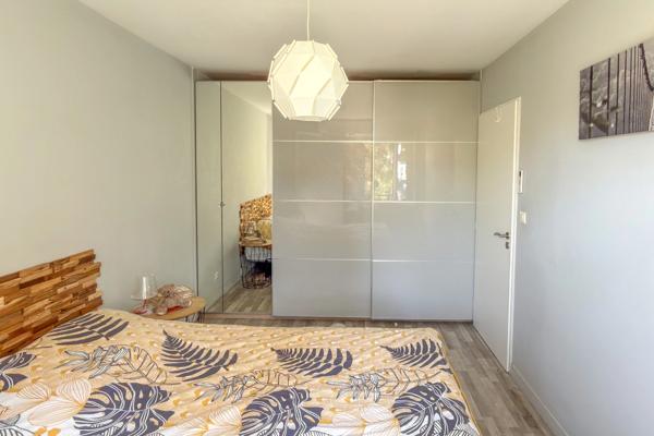Grand T3 de 78 m² avec terrasse, garage possible et piscine privative à Bron (69)