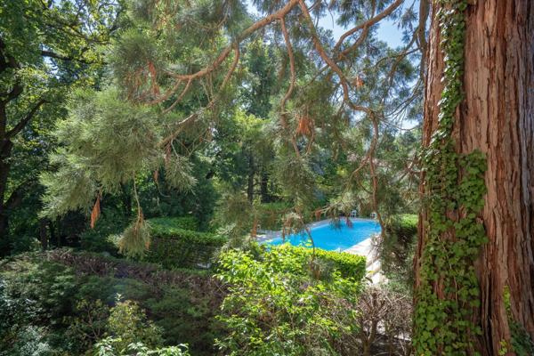 Grand T3 de 78 m² avec terrasse, garage possible et piscine privative à Bron (69)