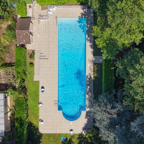 Grand T3 de 78 m² avec terrasse, garage possible et piscine privative à Bron (69)