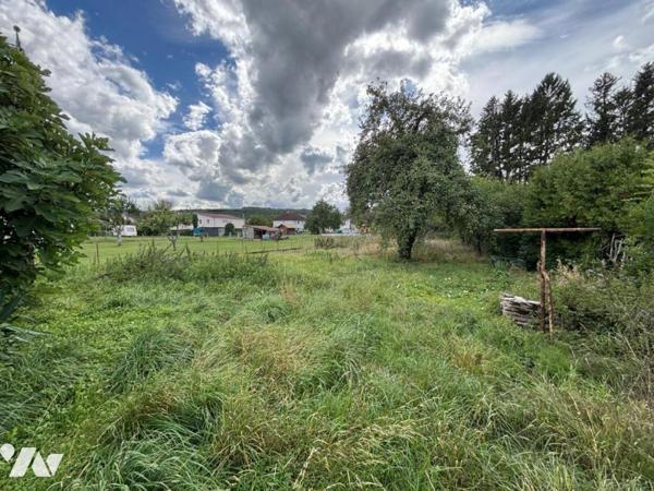 Maison 5 pièces (environ 90 m² habitables - A rénover totalement), située à proximité du centr