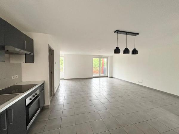 Appartement à louer 4 pièces 90.42m² Sochaux (25600)
