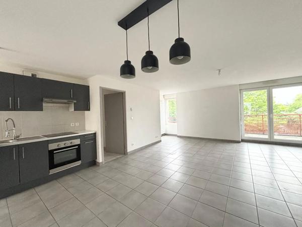 Appartement à louer 4 pièces 90.42m² Sochaux (25600)