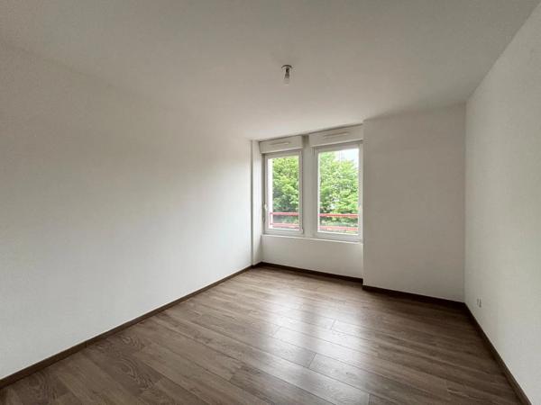 Appartement à louer 4 pièces 90.42m² Sochaux (25600)
