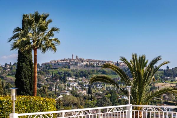 Magnifique villa de plain-pied, grand garage