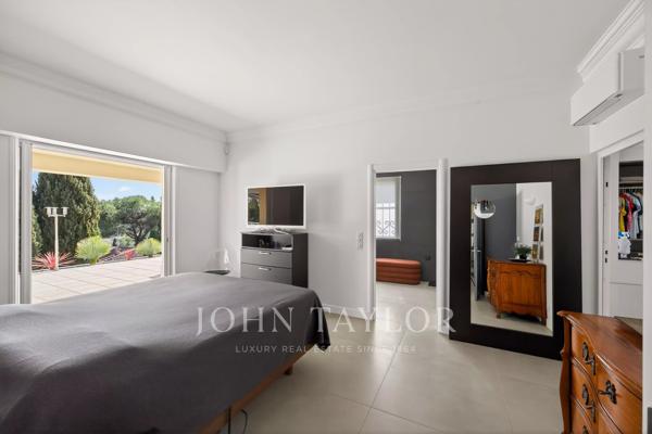 Magnifique villa de plain-pied, grand garage
