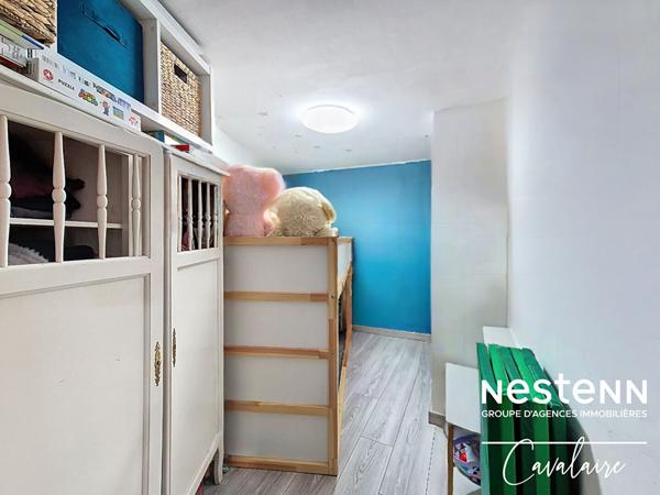 Centre-ville de la Croix Valmer, au calme, appartement 2 pièces d'environ 53 m² avec terrasse, stationnement et cave