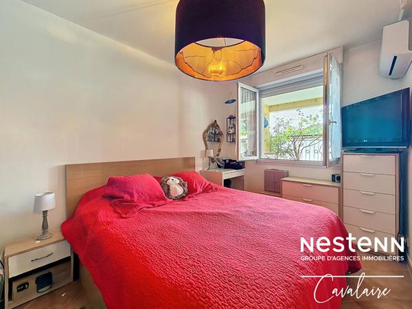 Centre-ville de la Croix Valmer, au calme, appartement 2 pièces d'environ 53 m² avec terrasse, stationnement et cave