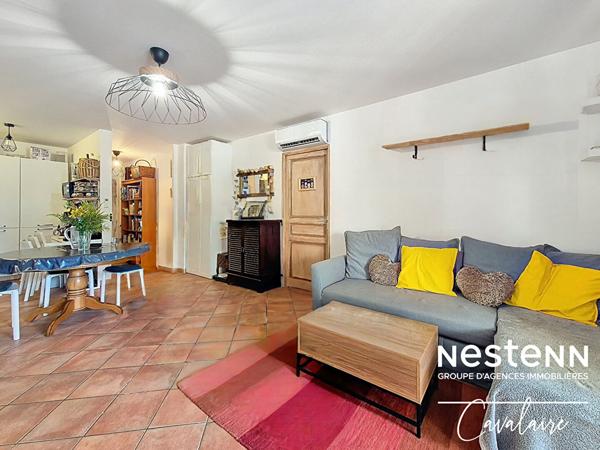 Centre-ville de la Croix Valmer, au calme, appartement 2 pièces d'environ 53 m² avec terrasse, stationnement et cave