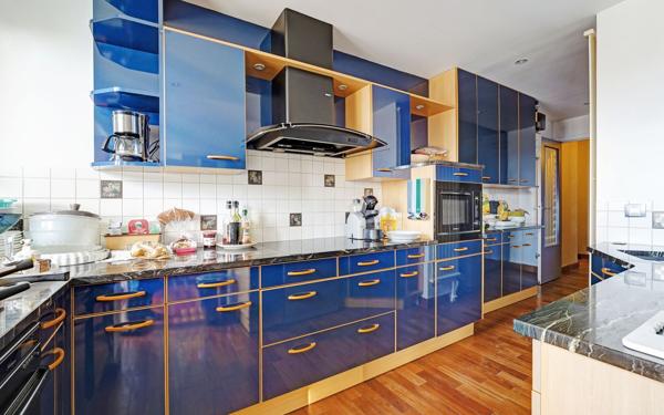 Appartement à vendre    2 pièces • 145,94 m2 Paris 14