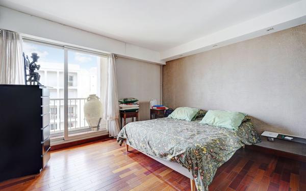Appartement à vendre    2 pièces • 145,94 m2 Paris 14