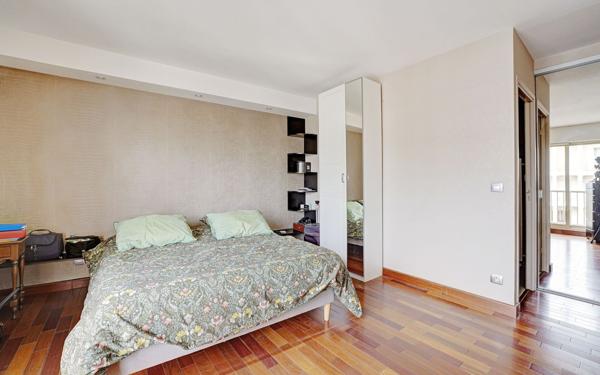 Appartement à vendre    2 pièces • 145,94 m2 Paris 14