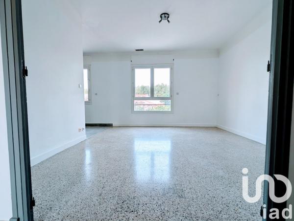 Appartement 4 pièces de 91 m² à Estagel (66310)