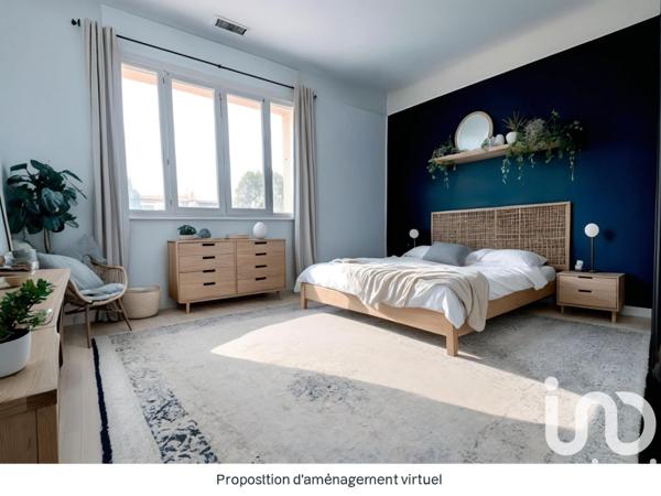 Appartement 4 pièces de 91 m² à Estagel (66310)