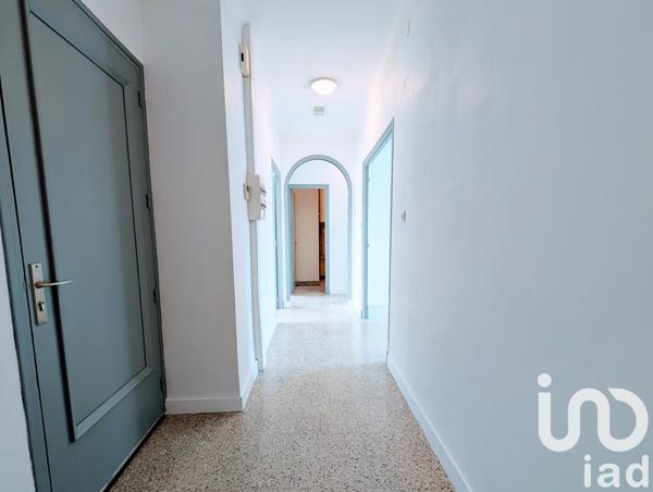 Appartement 4 pièces de 91 m² à Estagel (66310)