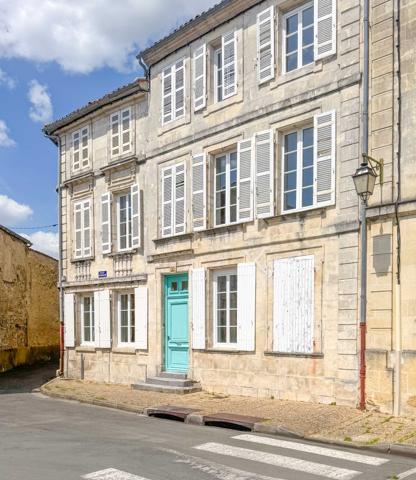 Maison à vendre à Saint-Jean-d'Angély (17400) - Charente-Maritime