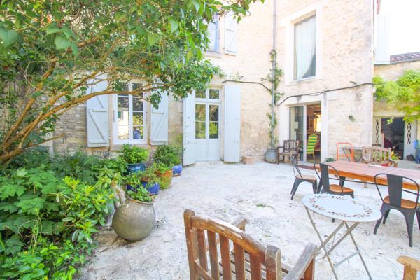 Maison à vendre à Saint-Jean-d'Angély (17400) - Charente-Maritime