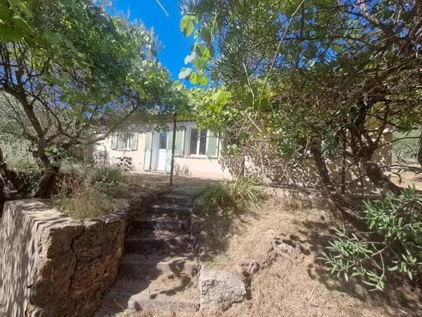 Location                                                      Maison
                        
                     3 pièces                      77 m2                     à Salernes