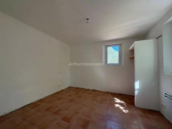 Location                                                      Maison
                        
                     3 pièces                      77 m2                     à Salernes