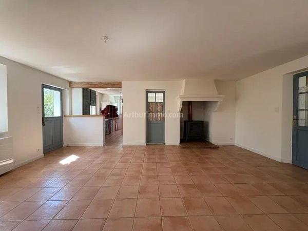 Location                                                      Maison
                        
                     3 pièces                      77 m2                     à Salernes