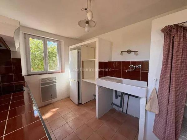Location                                                      Maison
                        
                     3 pièces                      77 m2                     à Salernes