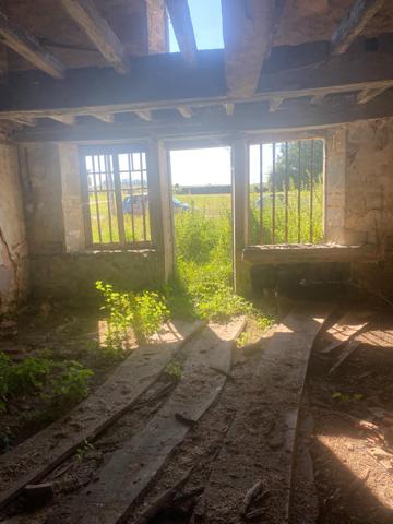 Ancien corp de ferme 1960 à rénover