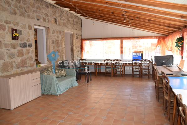 Maison 10 pièce(s) 4 chambre(s) 254 m²