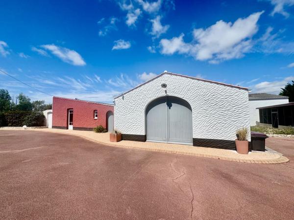 Maison avec piscine à 7min des plages Vendéennes.