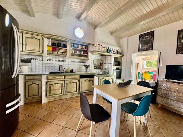 Maison avec piscine à 7min des plages Vendéennes.