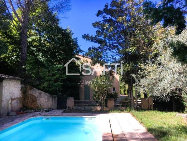 Charmante Maison Provençale avec Piscine et Potentiel d'Extension à Apt (84400)