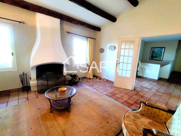 Charmante Maison Provençale avec Piscine et Potentiel d'Extension à Apt (84400)