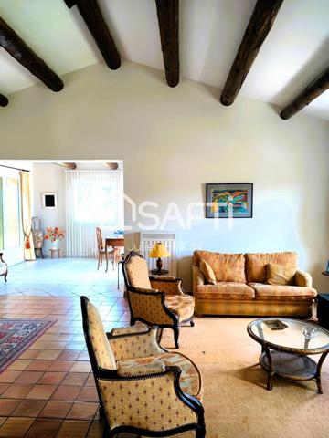 Charmante Maison Provençale avec Piscine et Potentiel d'Extension à Apt (84400)