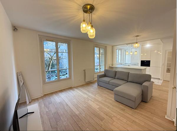 Appartement meublé neuf de 59 m2 rénové en entier - 1 chambre avec double séjour