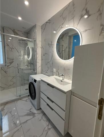 Appartement meublé neuf de 59 m2 rénové en entier - 1 chambre avec double séjour