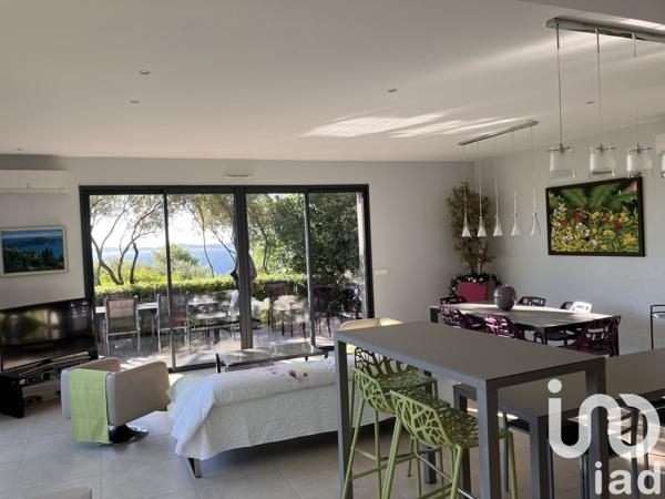 Domaine 10 pièces de 350 m² à Carqueiranne (83320)