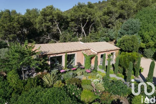 Domaine 10 pièces de 350 m² à Carqueiranne (83320)