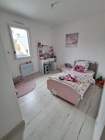 Maison
                                                                                                                                                                                                                                                                                                                        6 pièce(s)                                                                                                                                                                                                          4 chambre(s)                                                                                                                                                                                                          120  m²