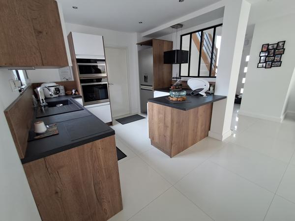 Maison
                                                                                                                                                                                                                                                                                                                        6 pièce(s)                                                                                                                                                                                                          4 chambre(s)                                                                                                                                                                                                          120  m²
