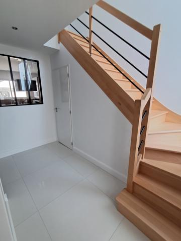 Maison
                                                                                                                                                                                                                                                                                                                        6 pièce(s)                                                                                                                                                                                                          4 chambre(s)                                                                                                                                                                                                          120  m²