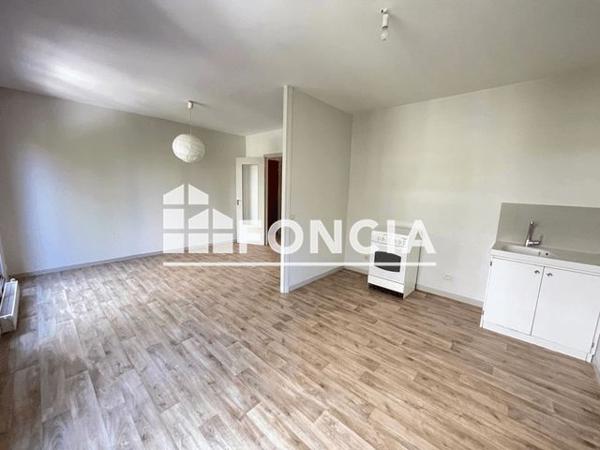 Location Studio 32.4 m² - 4 RUE DE LA CONVENTION Saint Etienne 42100
