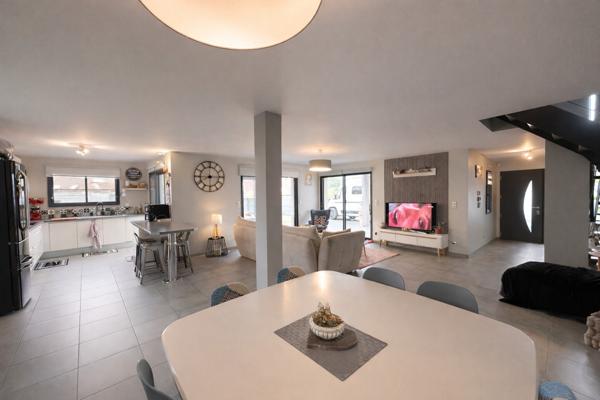 MAISON CONTEMPORAINE, EXCELLENT ETAT, EQUIPEMENTS HAUT DE GAMME