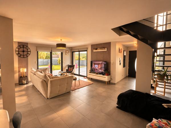 MAISON CONTEMPORAINE, EXCELLENT ETAT, EQUIPEMENTS HAUT DE GAMME