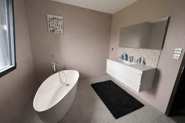 MAISON CONTEMPORAINE, EXCELLENT ETAT, EQUIPEMENTS HAUT DE GAMME