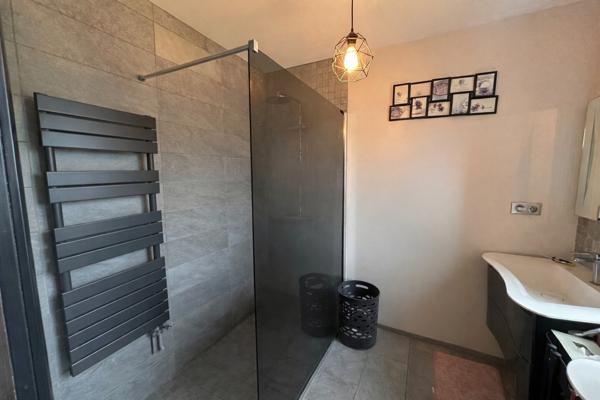 MAISON CONTEMPORAINE, EXCELLENT ETAT, EQUIPEMENTS HAUT DE GAMME