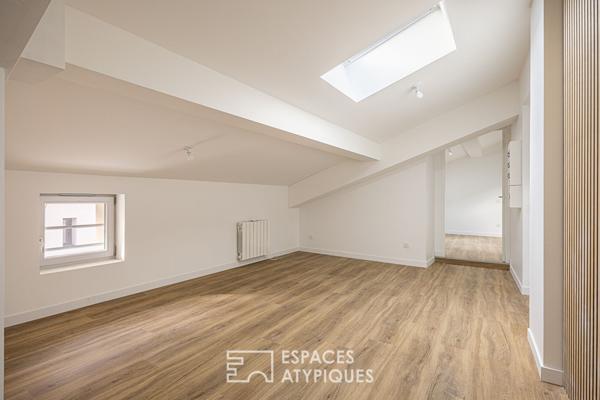 Appartement T2 rénové en dernier étage
