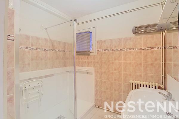 A VENDRE à DRAGUIGNAN - Proche centre-ville, rez-de-villa avec jardin privatif